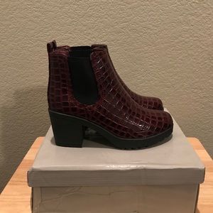 Women’s croc patent chunky Chelsea boots